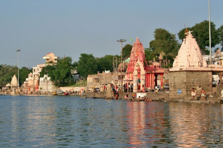 अधिक मास में उज्जैन के पवित्र घाटों की यात्रा क्यों है विशेष?